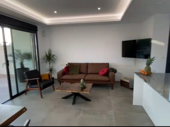 Foto 9-3-25, 23 23 54 (2) (1)